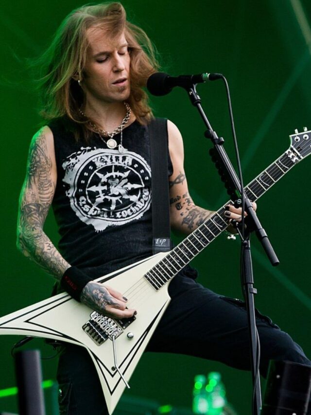 10 Fastest Guitar Players In Classic Rock