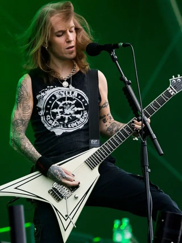 10 Fastest Guitar Players In Classic Rock Silent Guitar