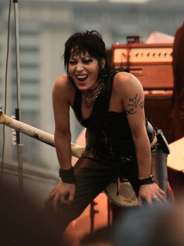 THIS IS THE REASON JOAN JETT CHANGED HER NAME
