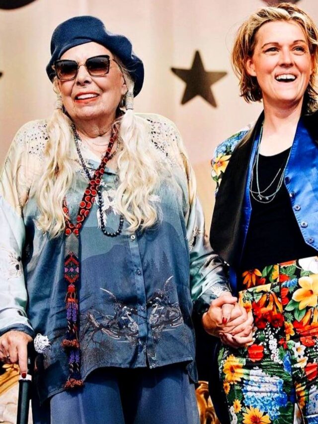 Joni Mitchell’s First Performance After 22 years was Awesome